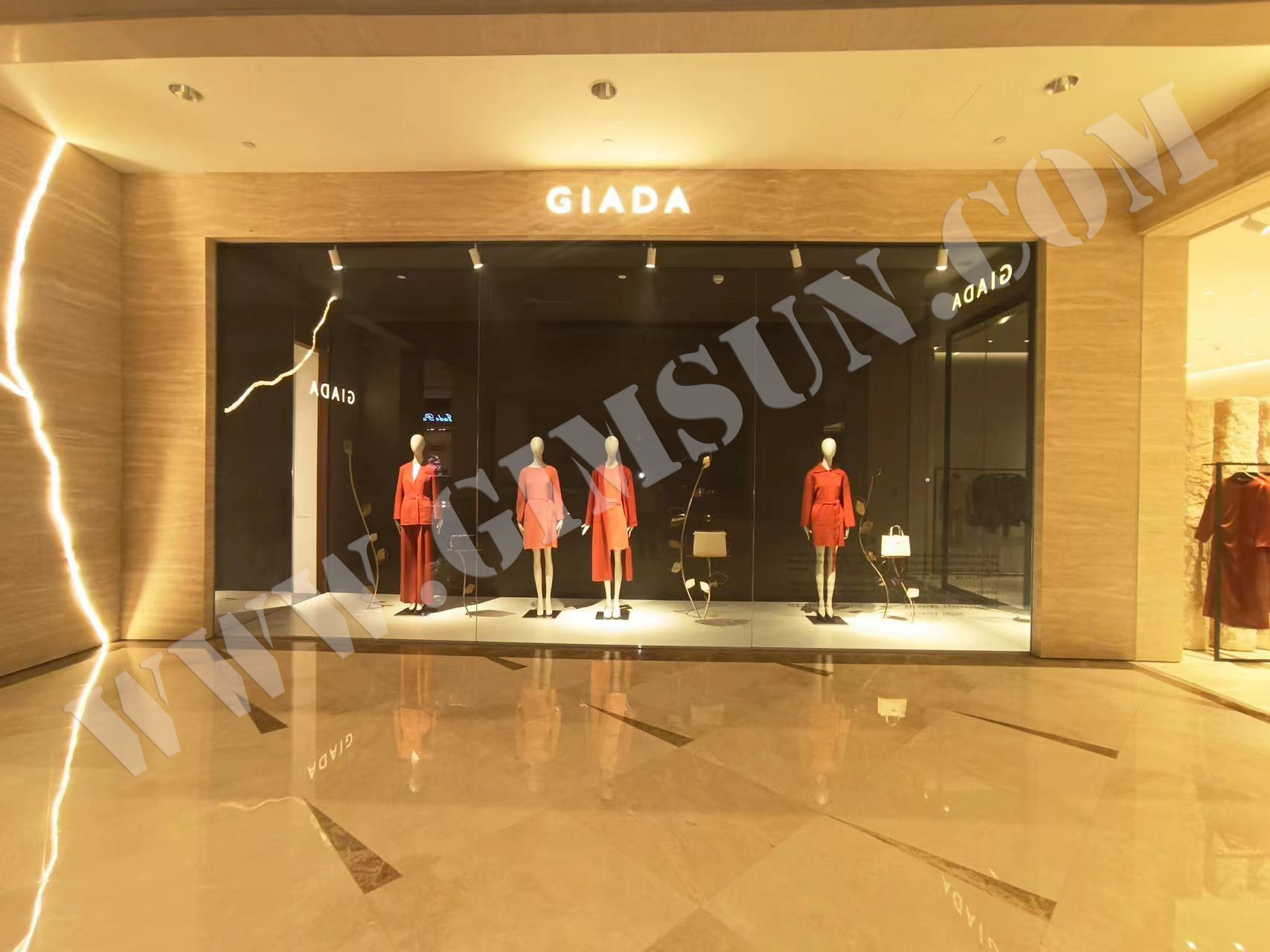 意大利高端品牌新年橱窗制作
