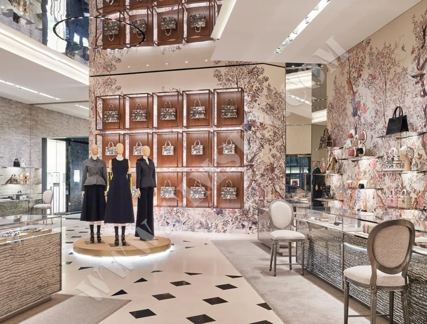 Dior 冬日花园墙面装饰