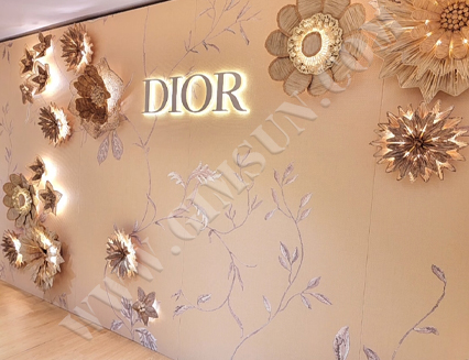 春夏季ウィンドウ展示（DIOR）