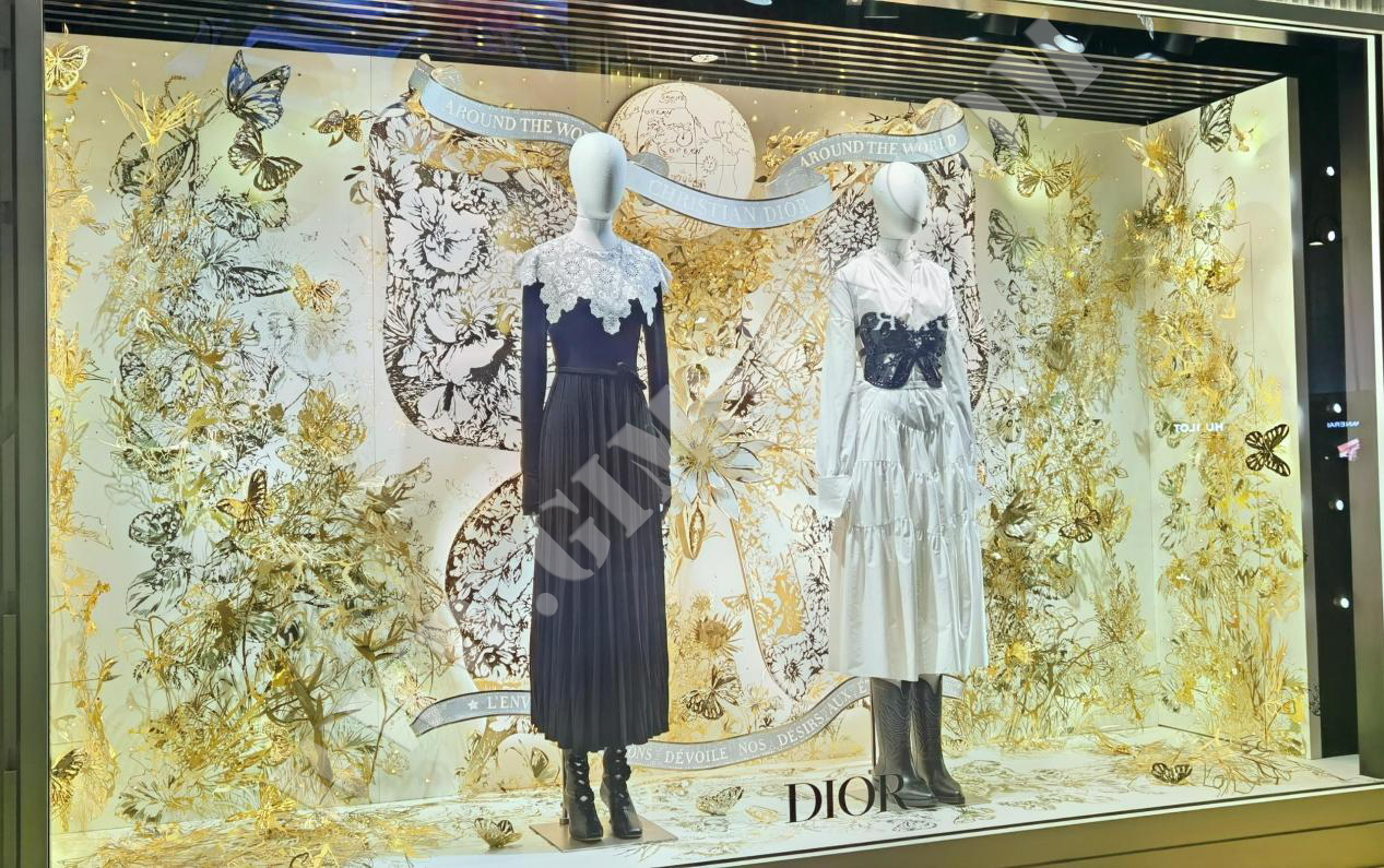 DIOR2023圣诞橱窗装饰