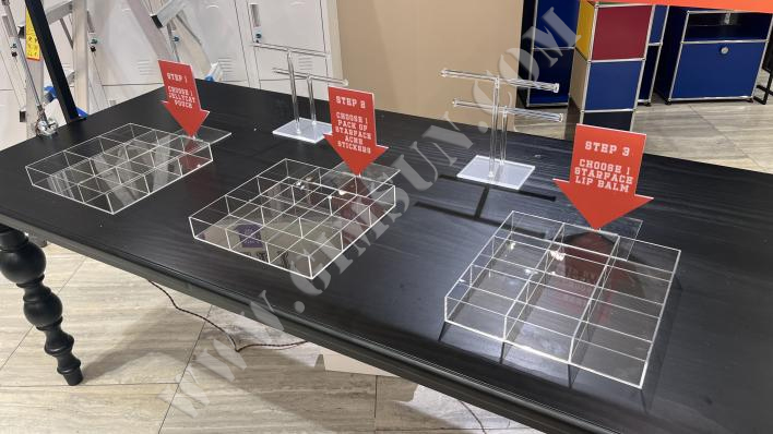 Window production, display props, window props, window display, window props production