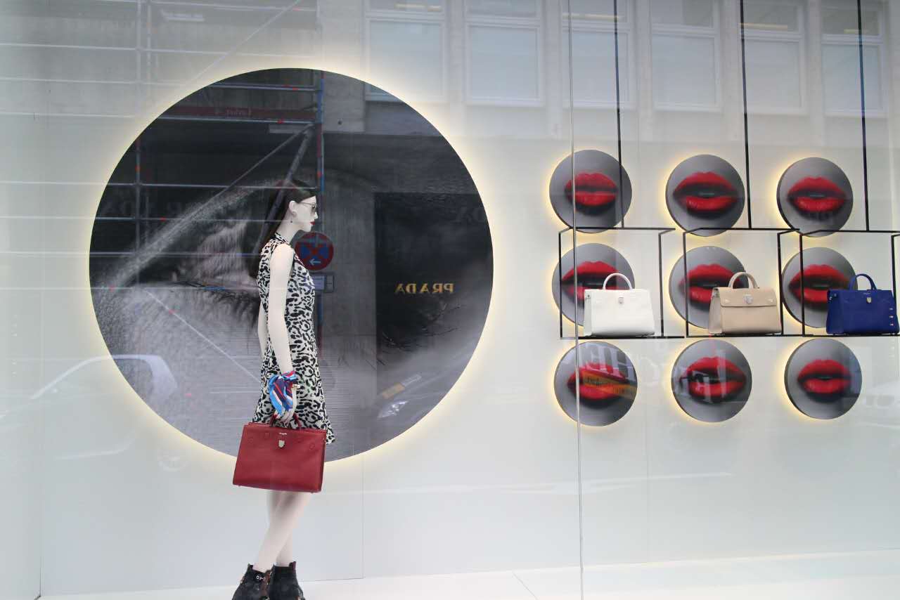 window display, store props, display props, show window design, retail window display