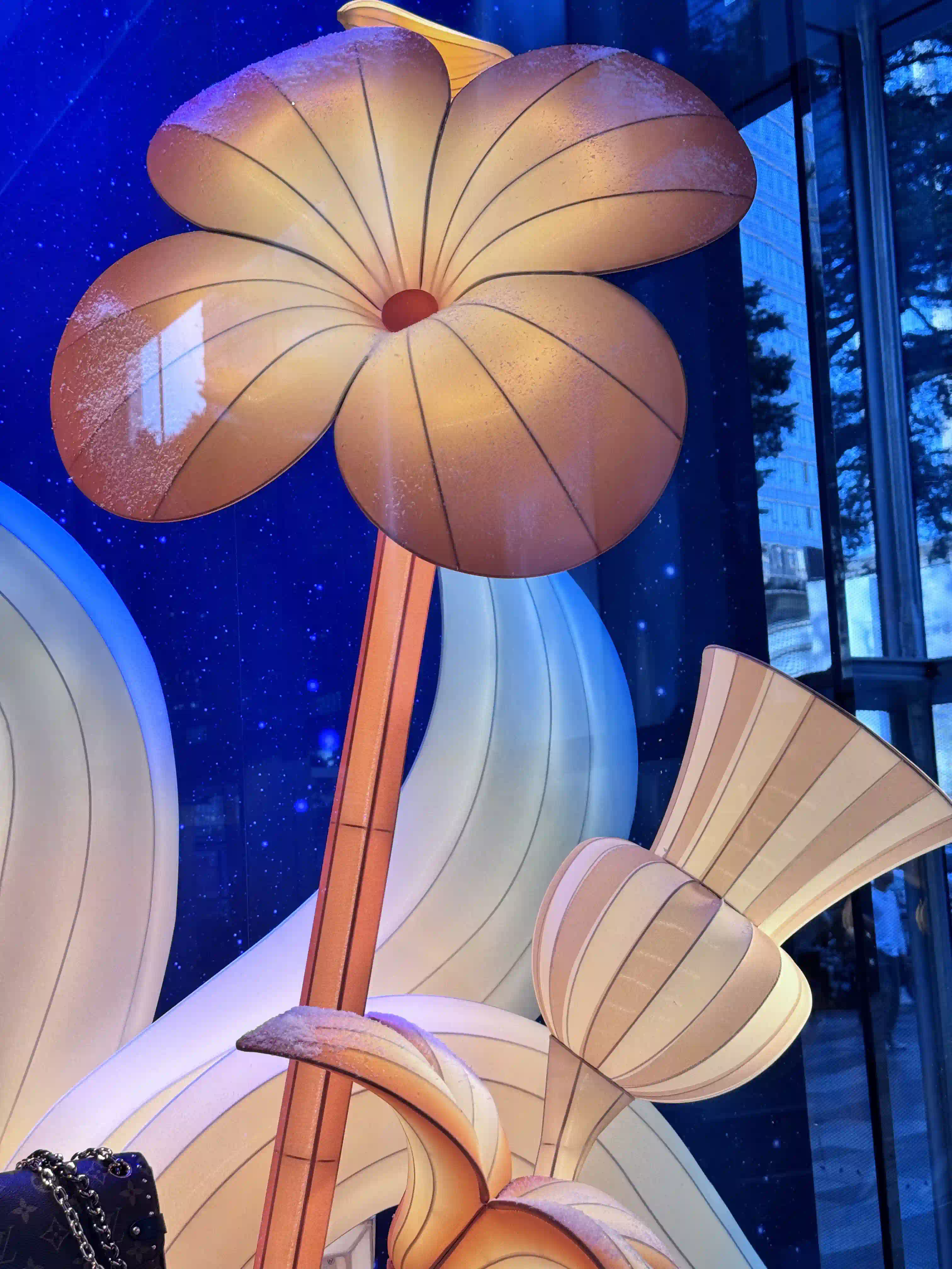 lv window display, christmas window display, display props, window display props, window display