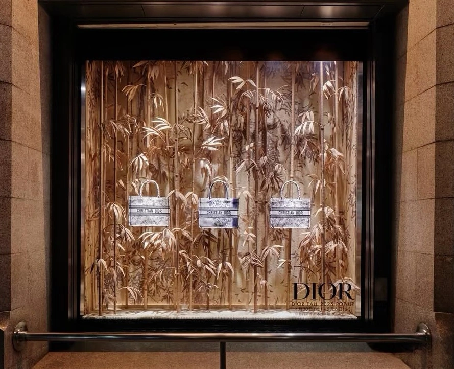 DIOR 秋季橱窗展示，橱窗设计，橱窗展示