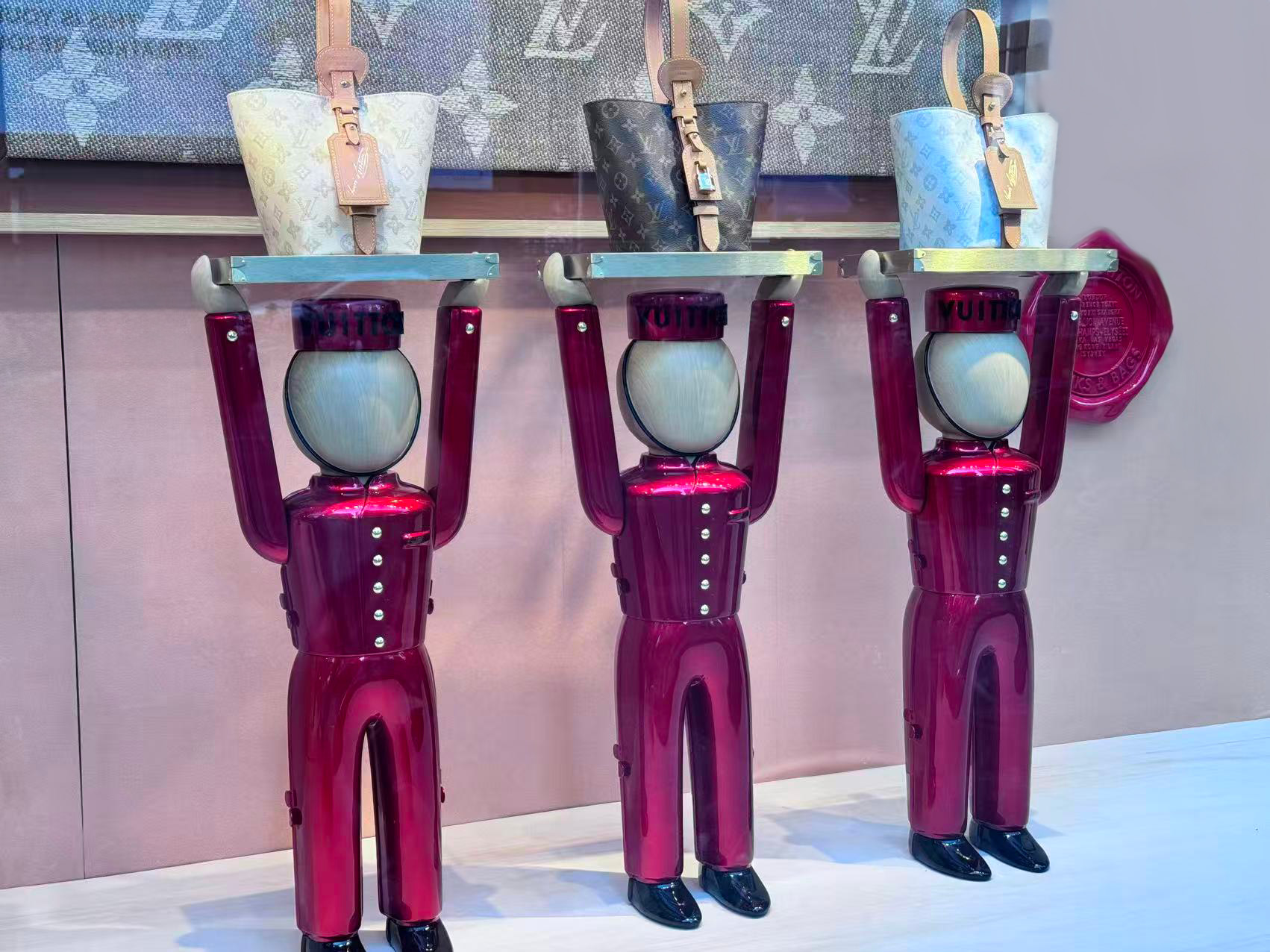 shop window display, storefront window display, Louis Vuitton window display