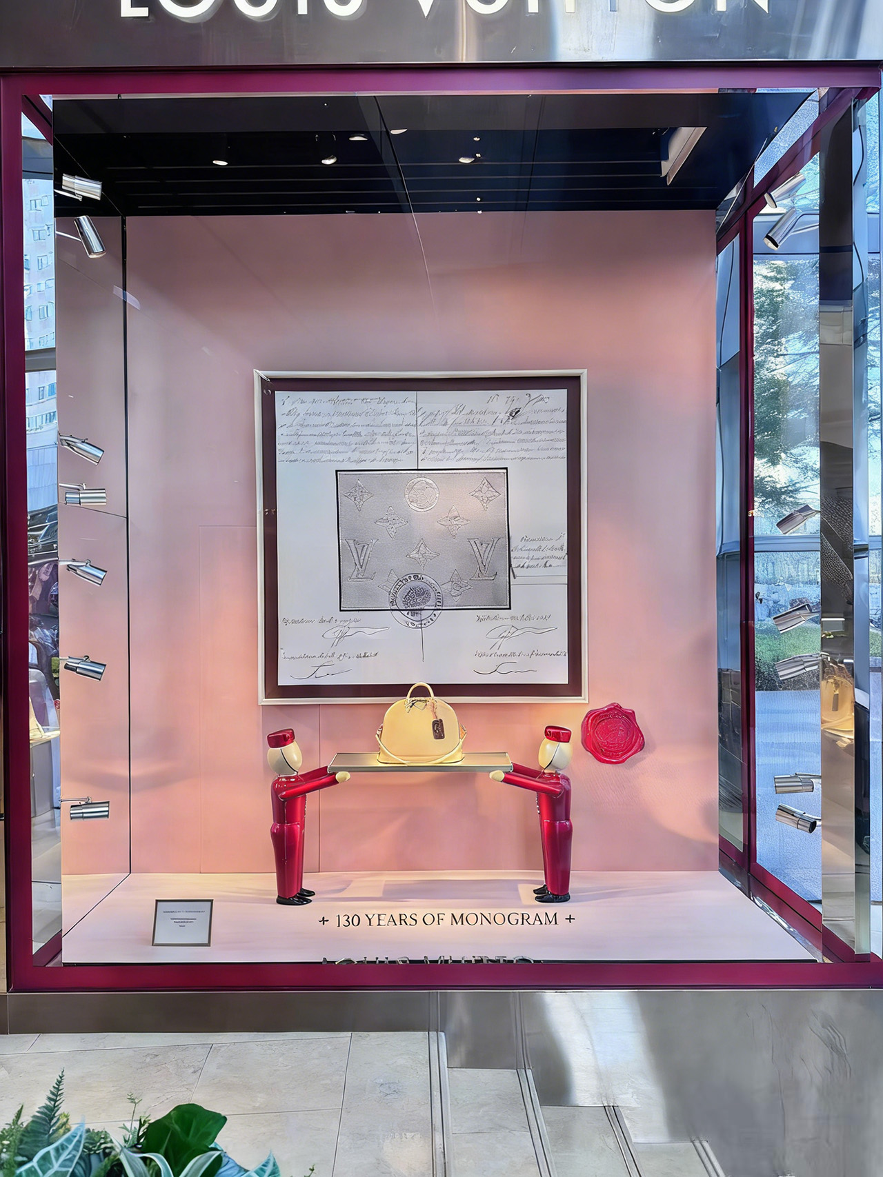 shop window display, storefront window display, Louis Vuitton window display