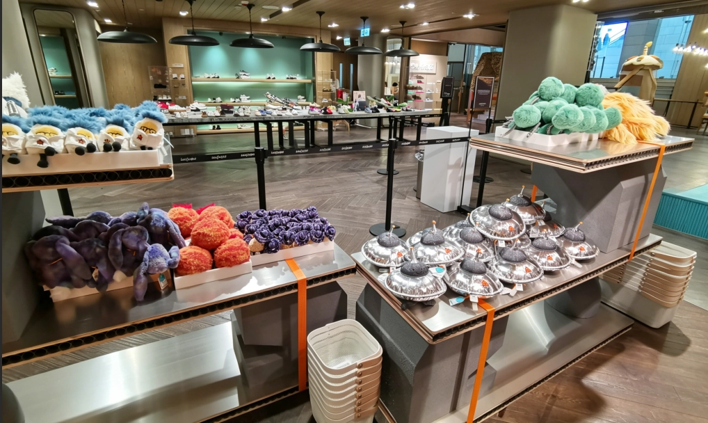 多素材ディスプレイ