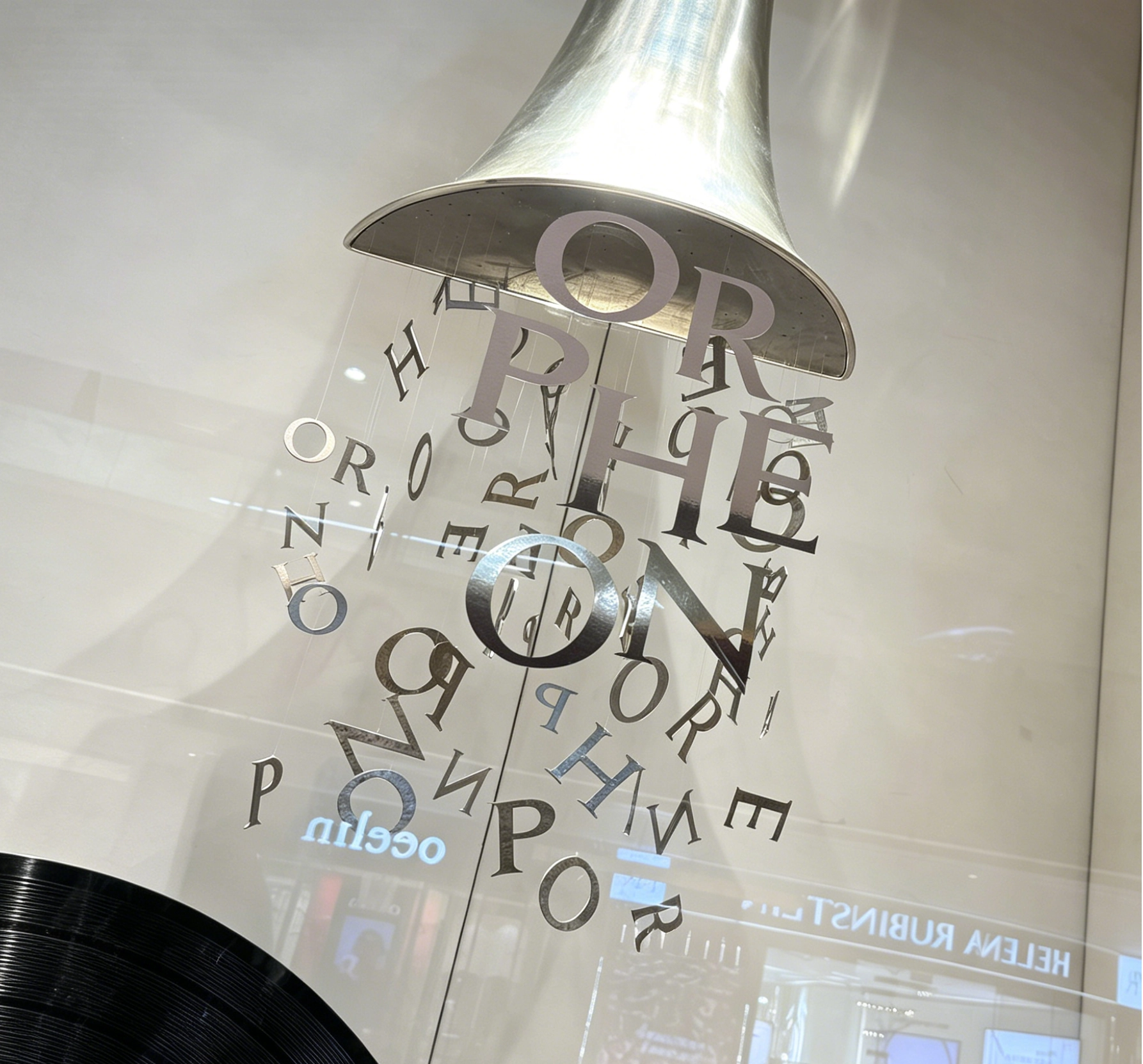 陳列道具とブランドプレゼンテーション