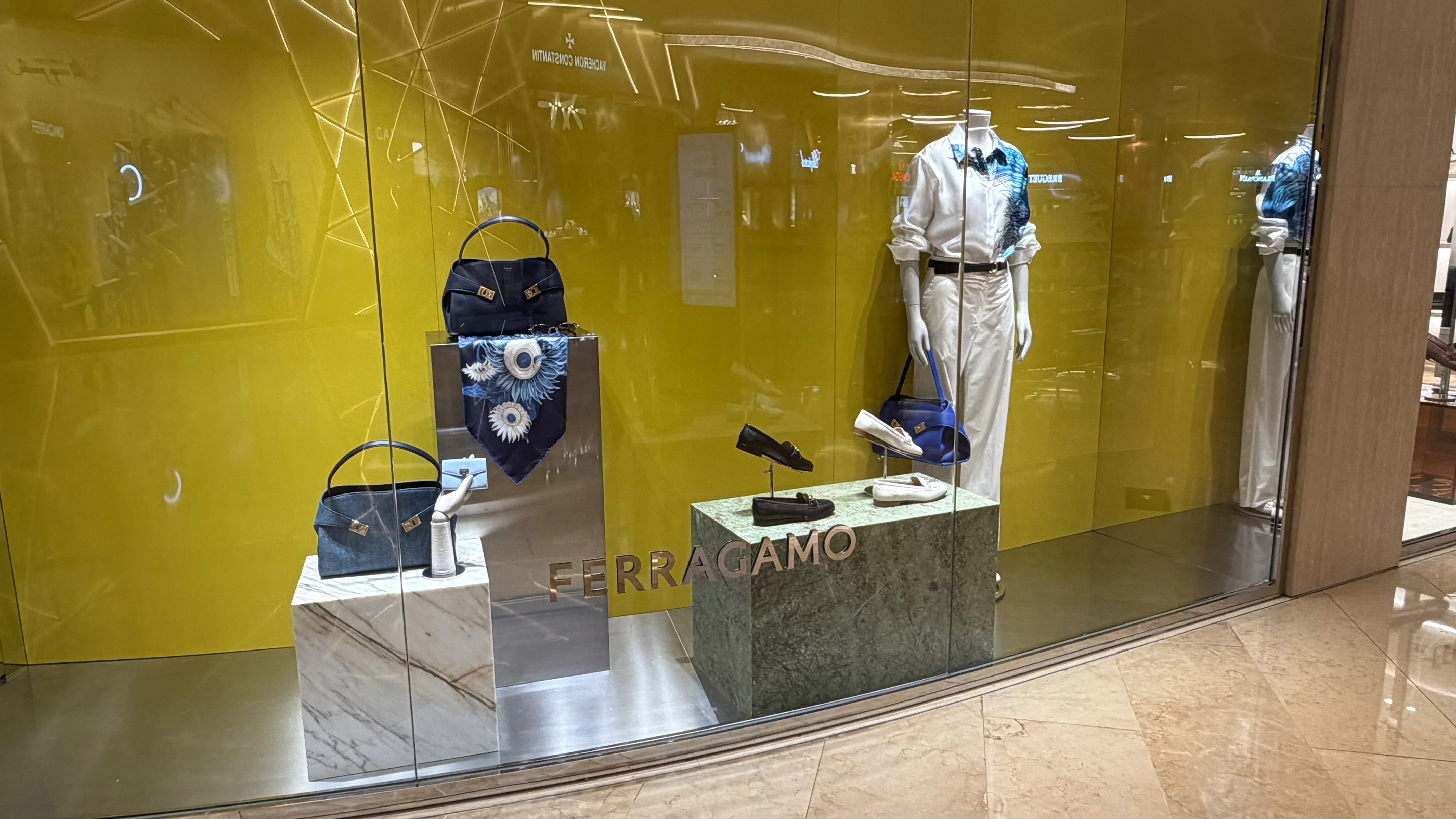  Ferragamo Spring/Summer retail window display props