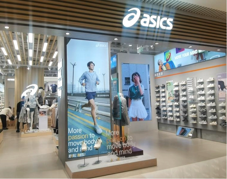ASICS 春夏橱窗展示案例
