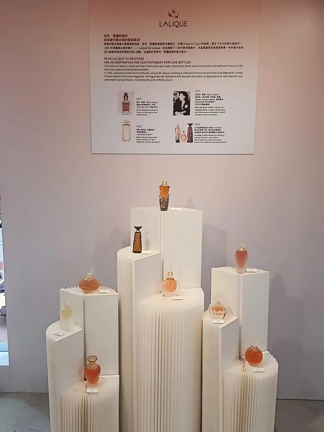 Gimsun POPUP快闪店橱窗,纸艺与木构架结合陈列