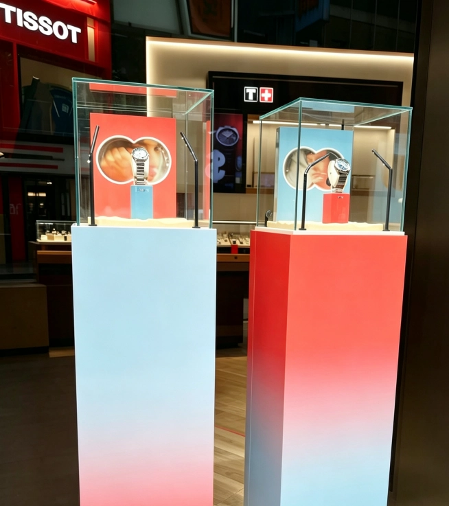 TISSOT Summer Window Display: How to Create an Immersive Themed Display in a Small Space